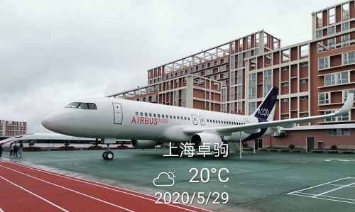 貴陽(yáng)航空實(shí)訓(xùn)基地仿真A320飛機(jī)航空模擬艙安裝完成現(xiàn)場(chǎng)效果
